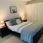 Canary Wharf View Apartments